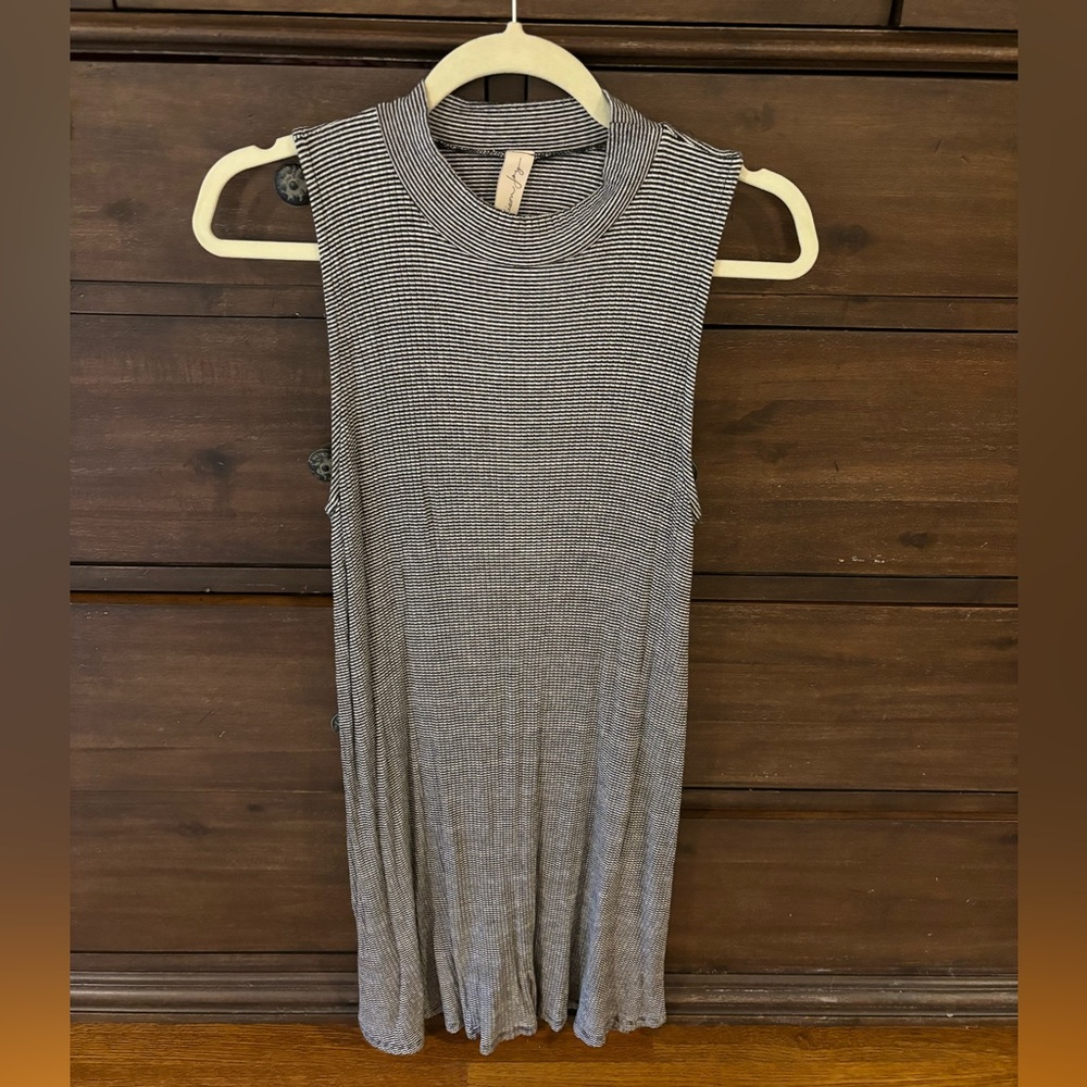Evereve Allison Joy sleeveless striped dress